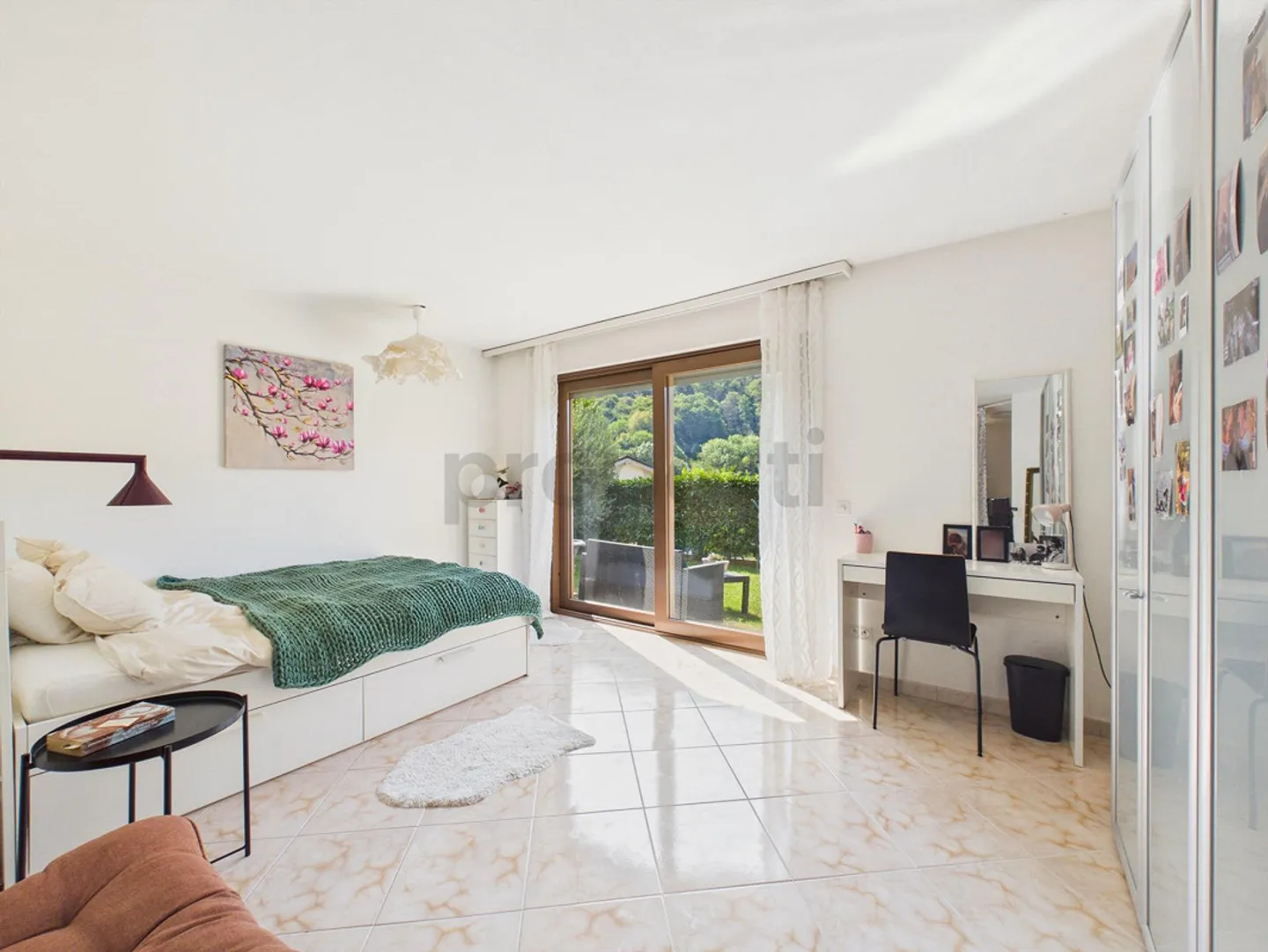 Exclusive villa with pool, large garden and beach access - Photo 6 of 13