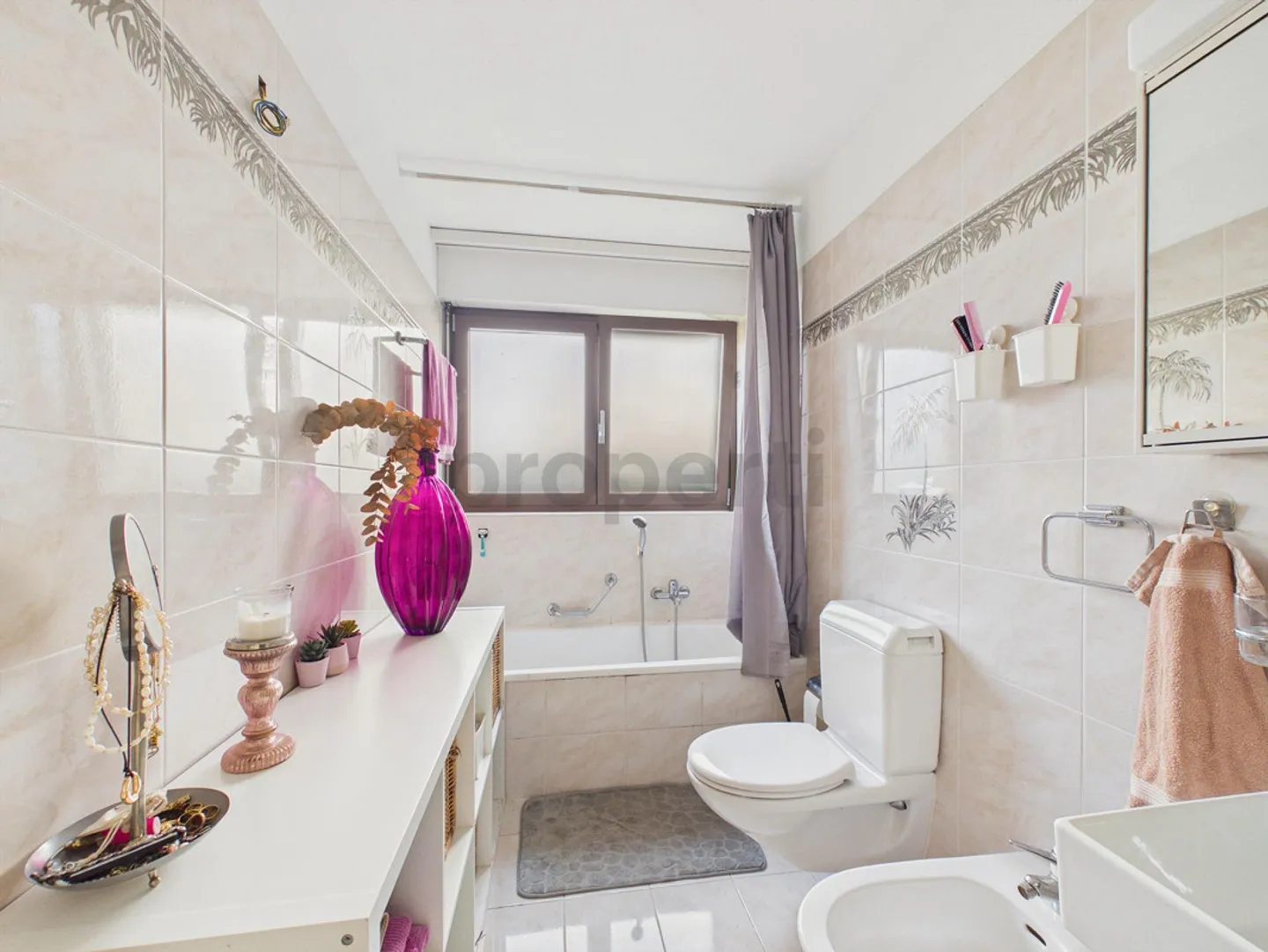 Exclusive villa with pool, large garden and beach access - Photo 10 of 13