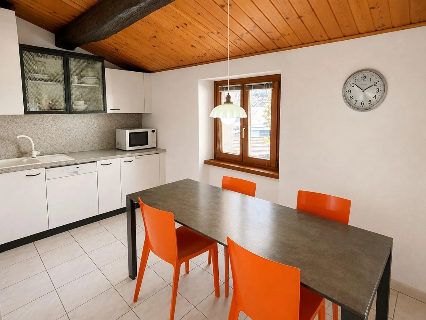 Comfortable two-family house, two 4.5-room apartments - Photo 5 of 15