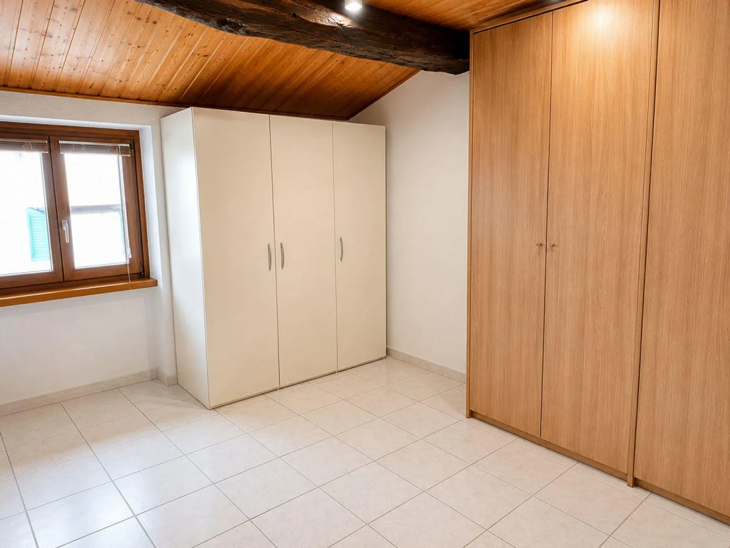 Comfortable two-family house, two 4.5-room apartments - Photo 9 of 15