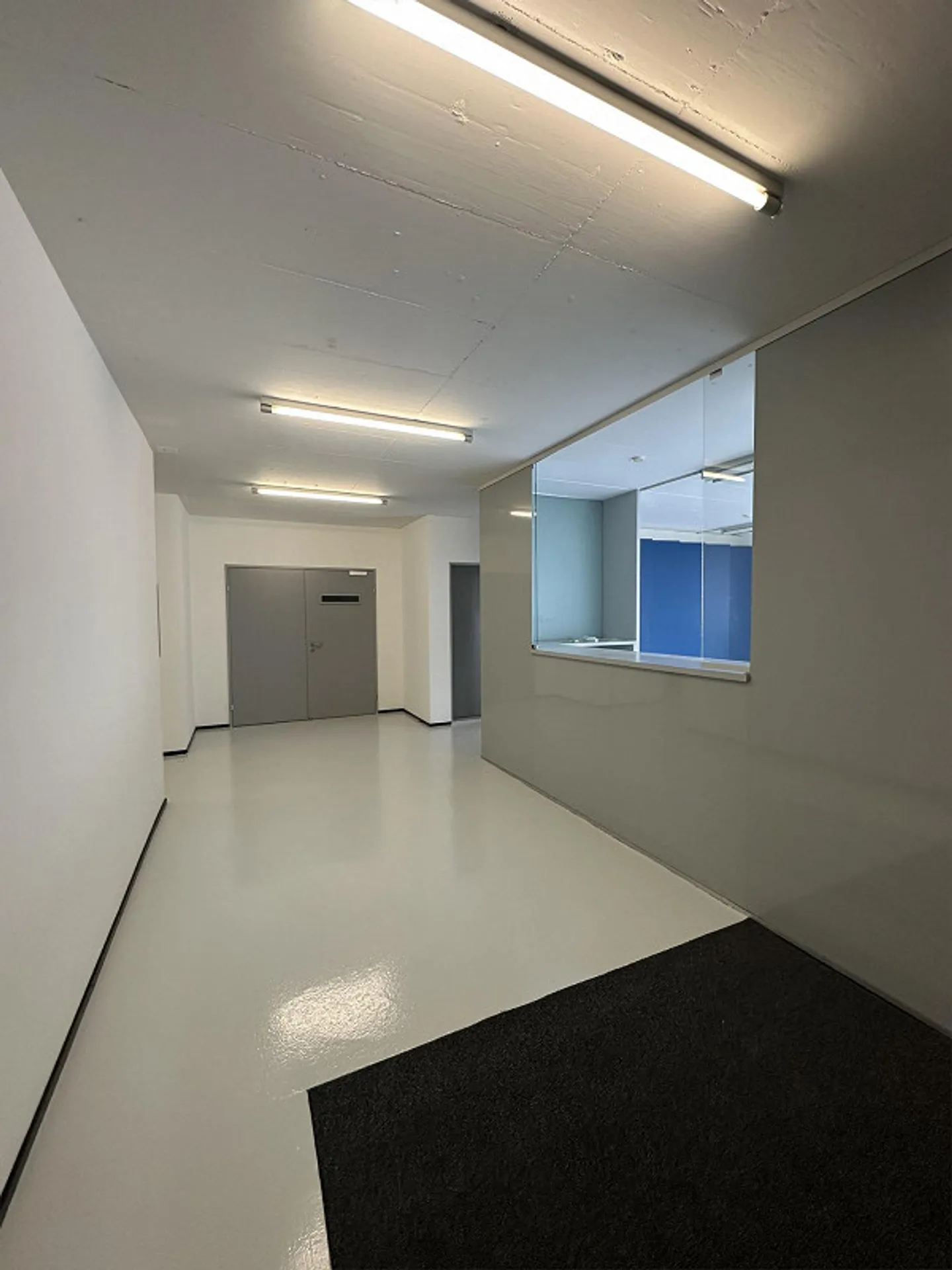 Ampie aree ufficio in una posizione centrale - Foto 3 di 19