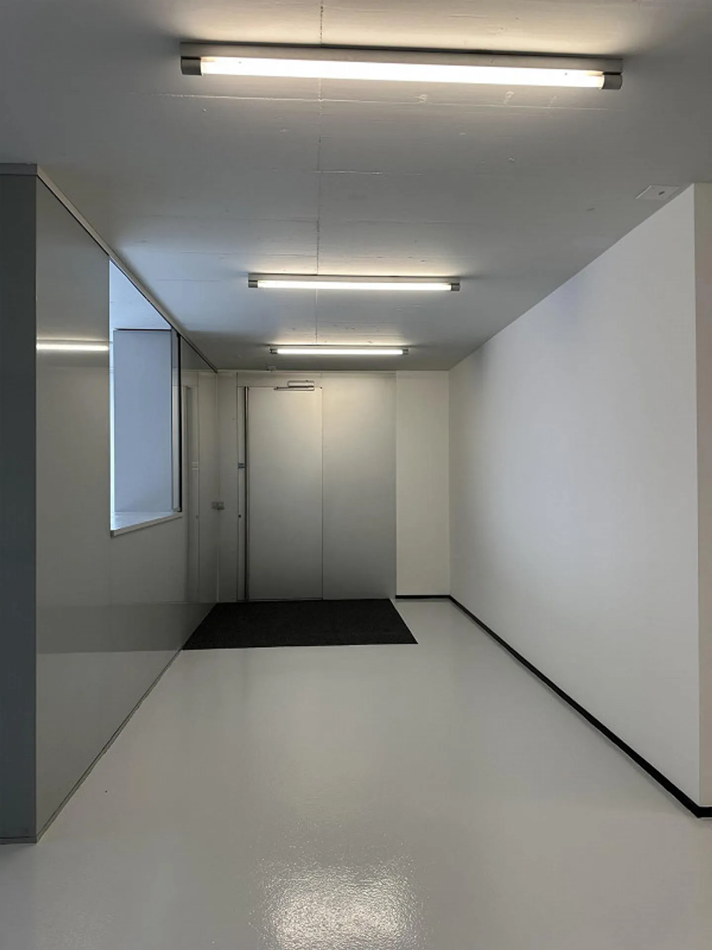 Ampie aree ufficio in una posizione centrale - Foto 4 di 19