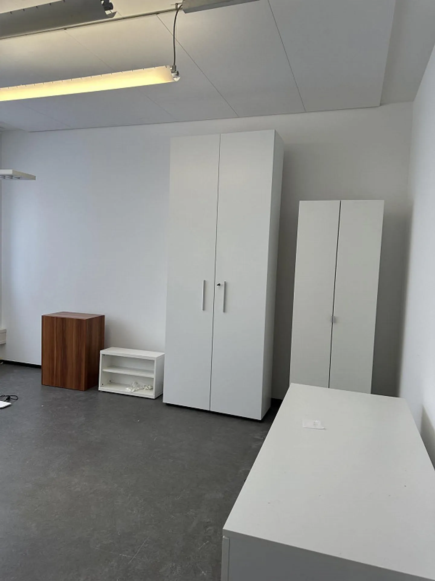 Ampie aree ufficio in una posizione centrale - Foto 8 di 19