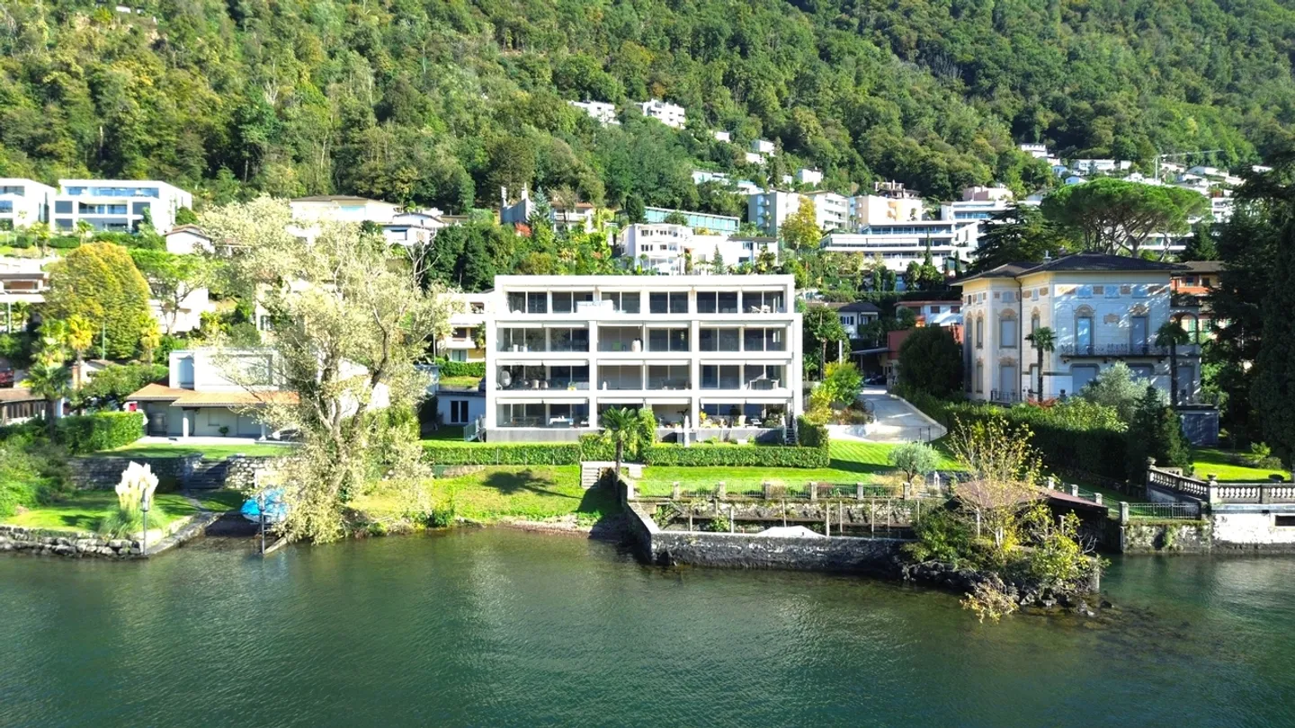 Résidence exclusive au bord du lac à Bissone - Photo 2 sur 7