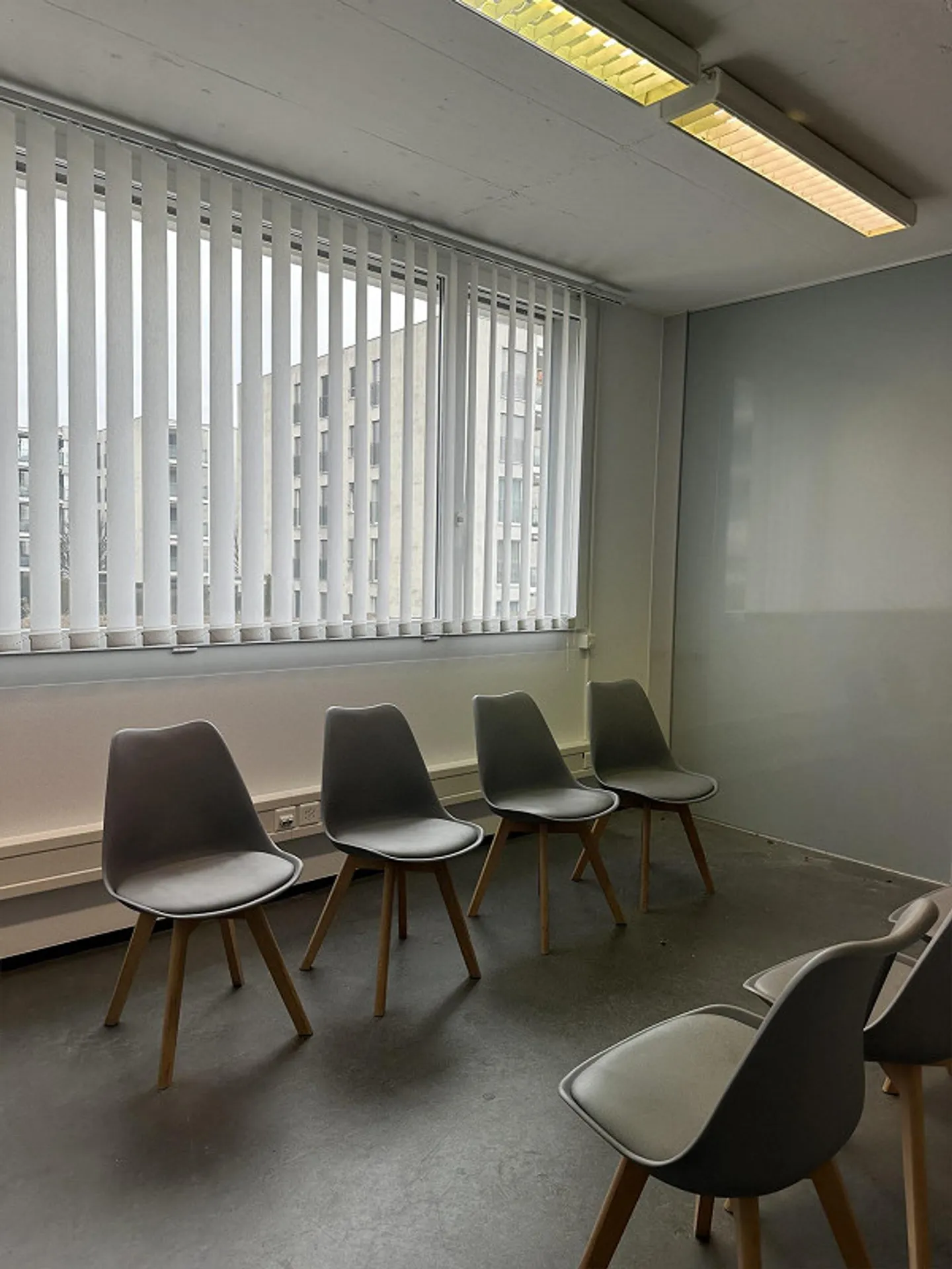 Ampie aree ufficio in una posizione centrale - Foto 9 di 19