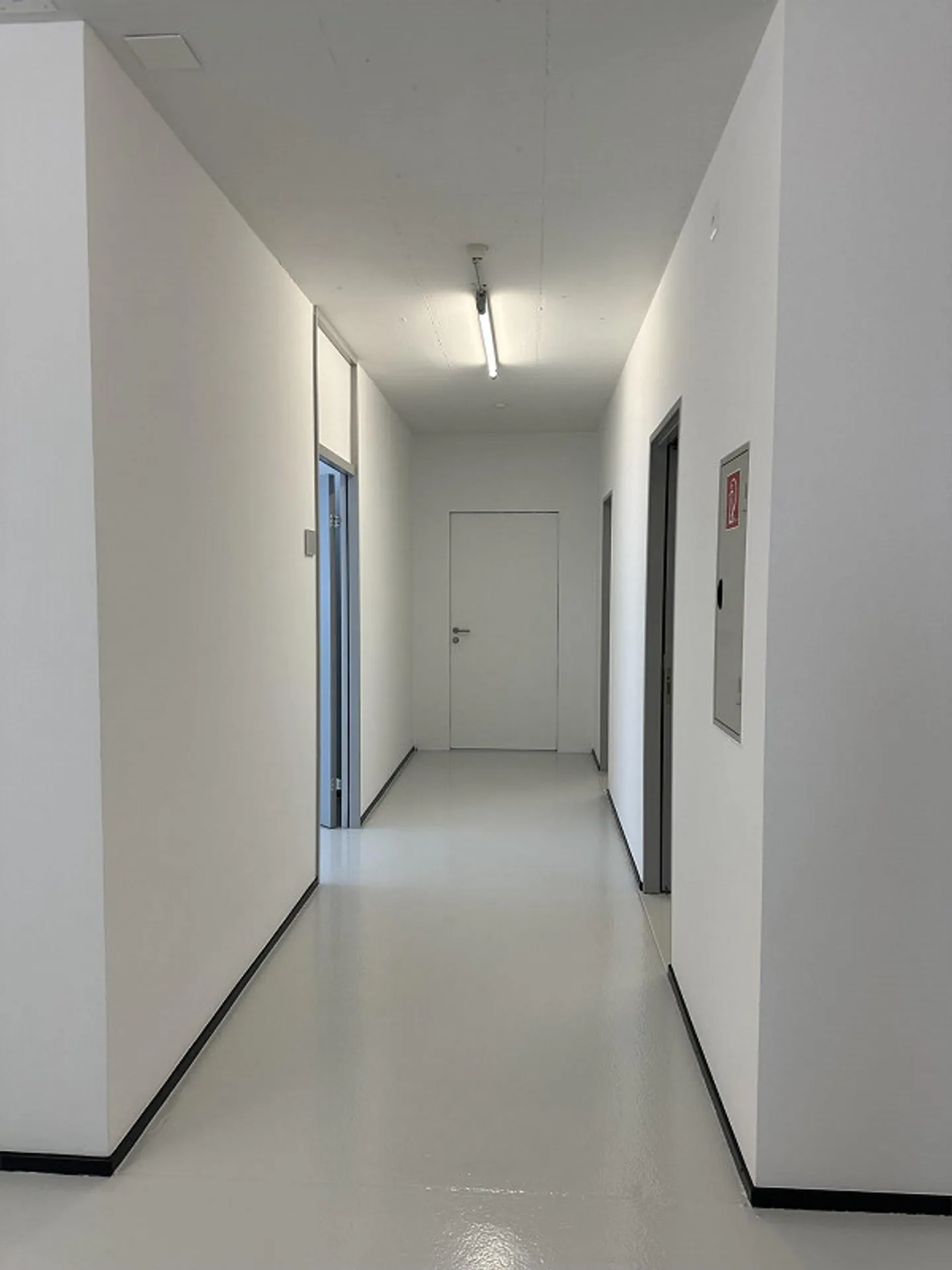 Ampie aree ufficio in una posizione centrale - Foto 15 di 19