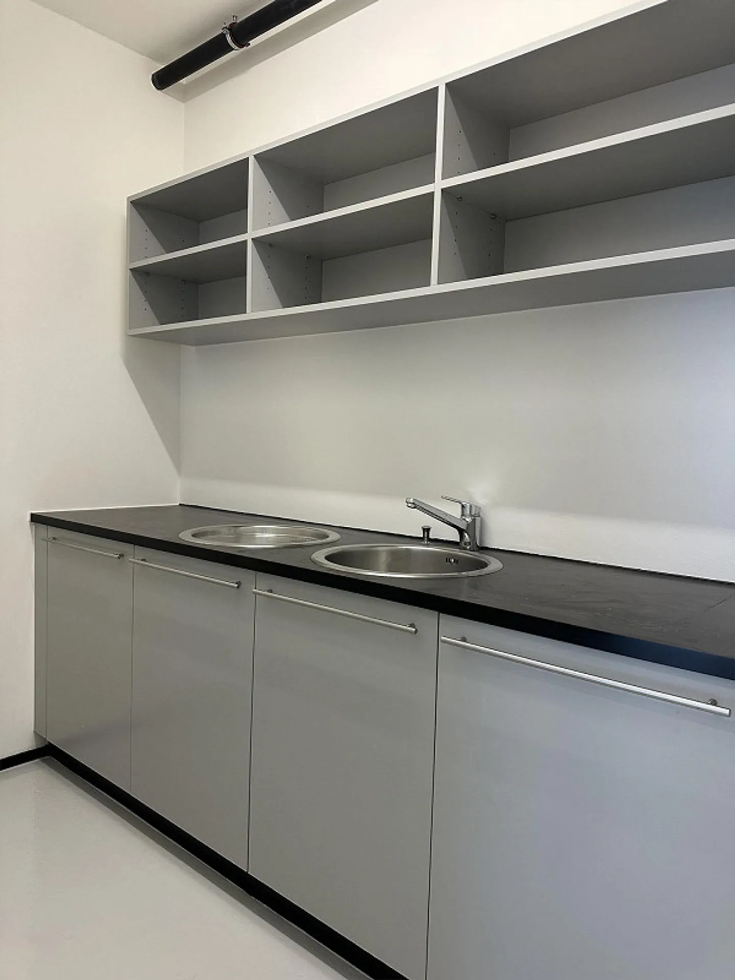 Ampie aree ufficio in una posizione centrale - Foto 16 di 19