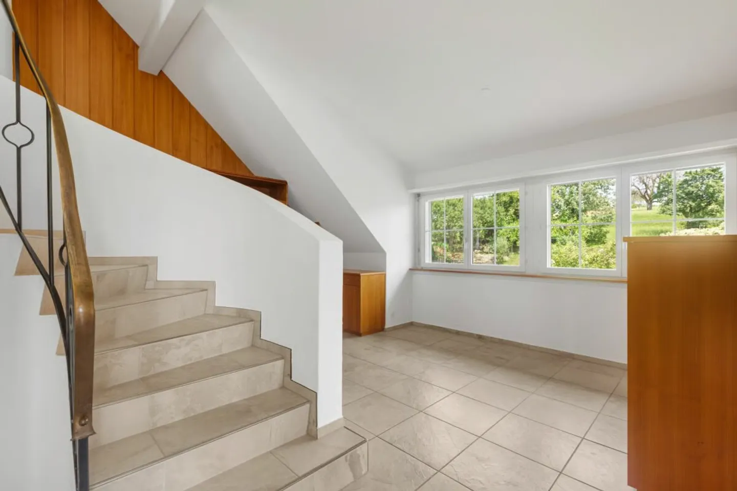 Renovated Maisonette with Balcony, View, Lots of Charm and Air Conditioning - Photo 9 of 11