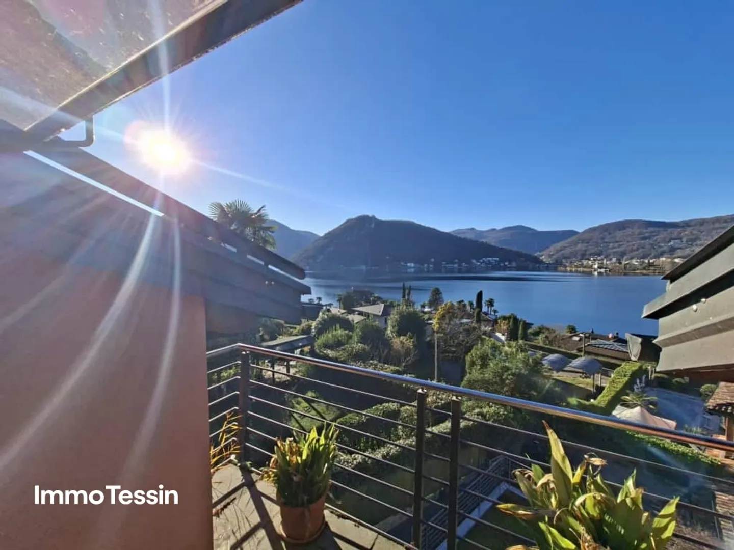 OPPORTUNITY: Oasis of well-being with fantastic lake view on Lake Lugano in a very quiet and sunny location near Lugano - Photo 4 of 13