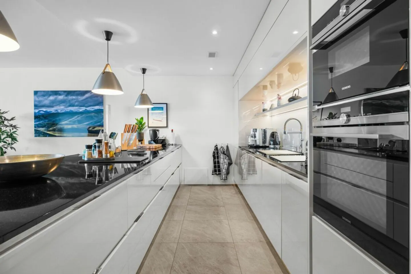 Superb apartment on a single level - Photo 2 of 23