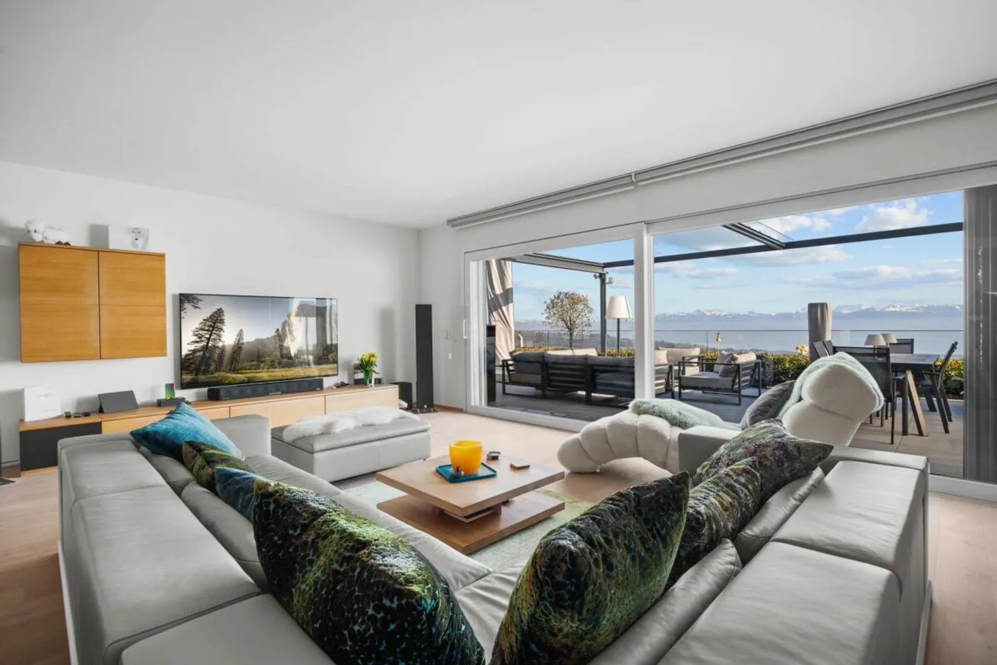 Superb apartment on a single level - Photo 5 of 23