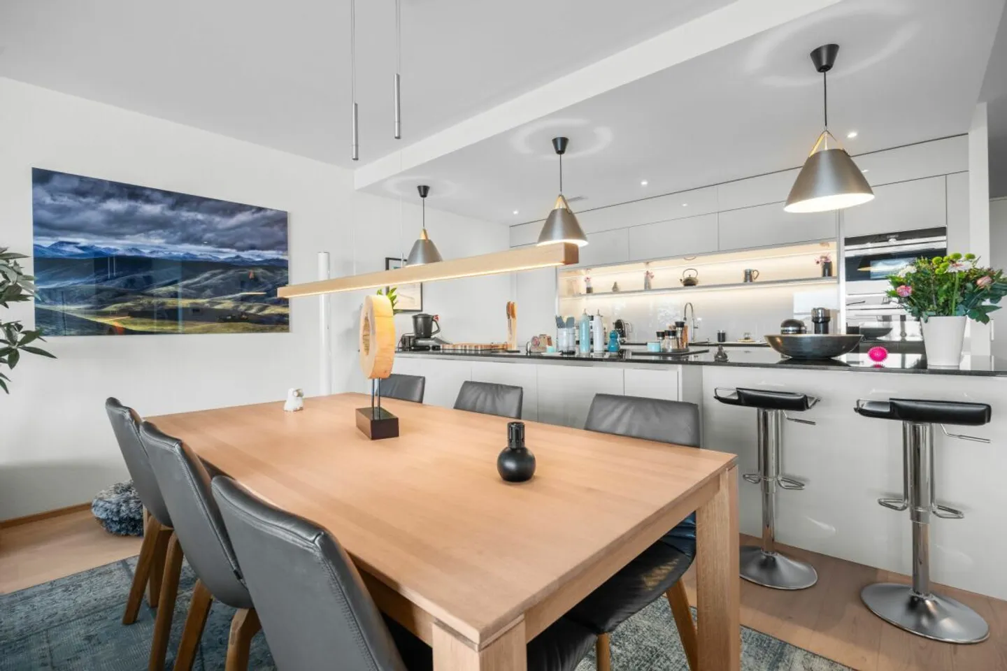 Superb apartment on a single level - Photo 6 of 23