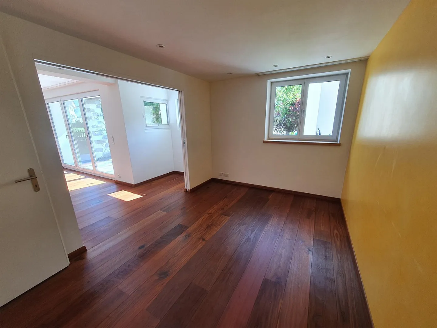 Charming Garden Apartment in Rodels - Photo 7 of 16