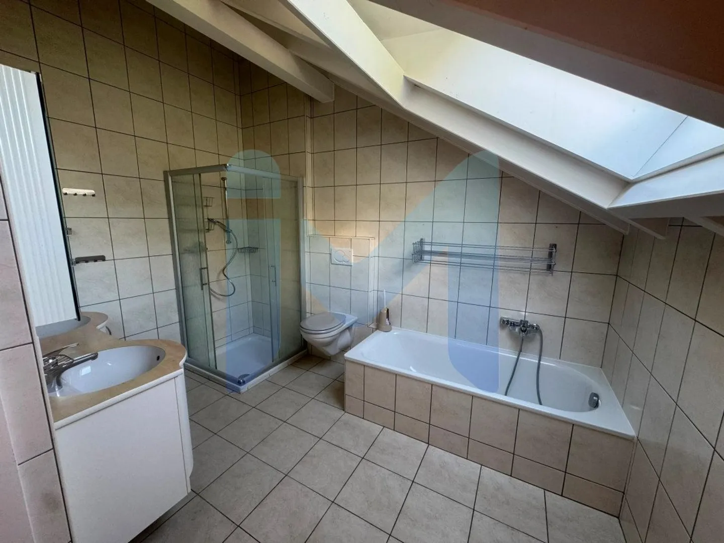 Charming Duplex Apartment - Photo 8 of 10