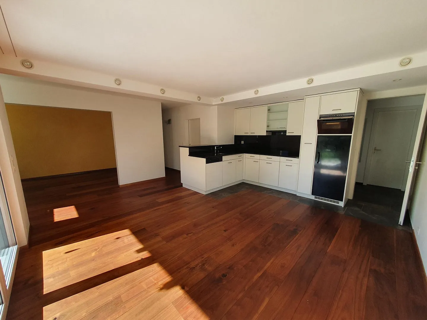 Charming Garden Apartment in Rodels - Photo 10 of 16