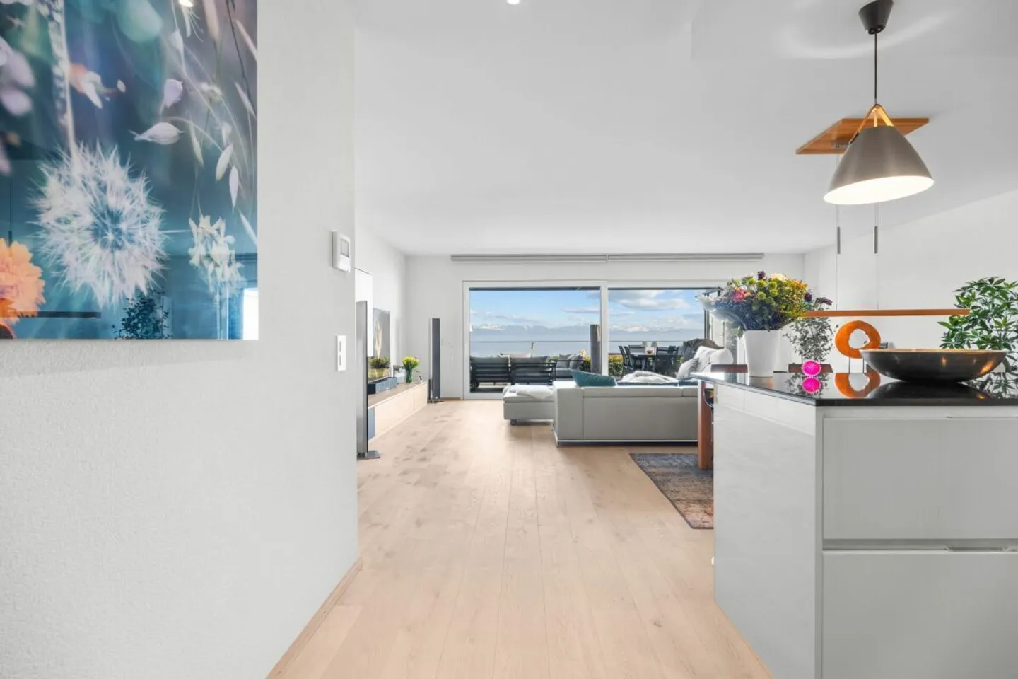 Superb apartment on a single level - Photo 16 of 23