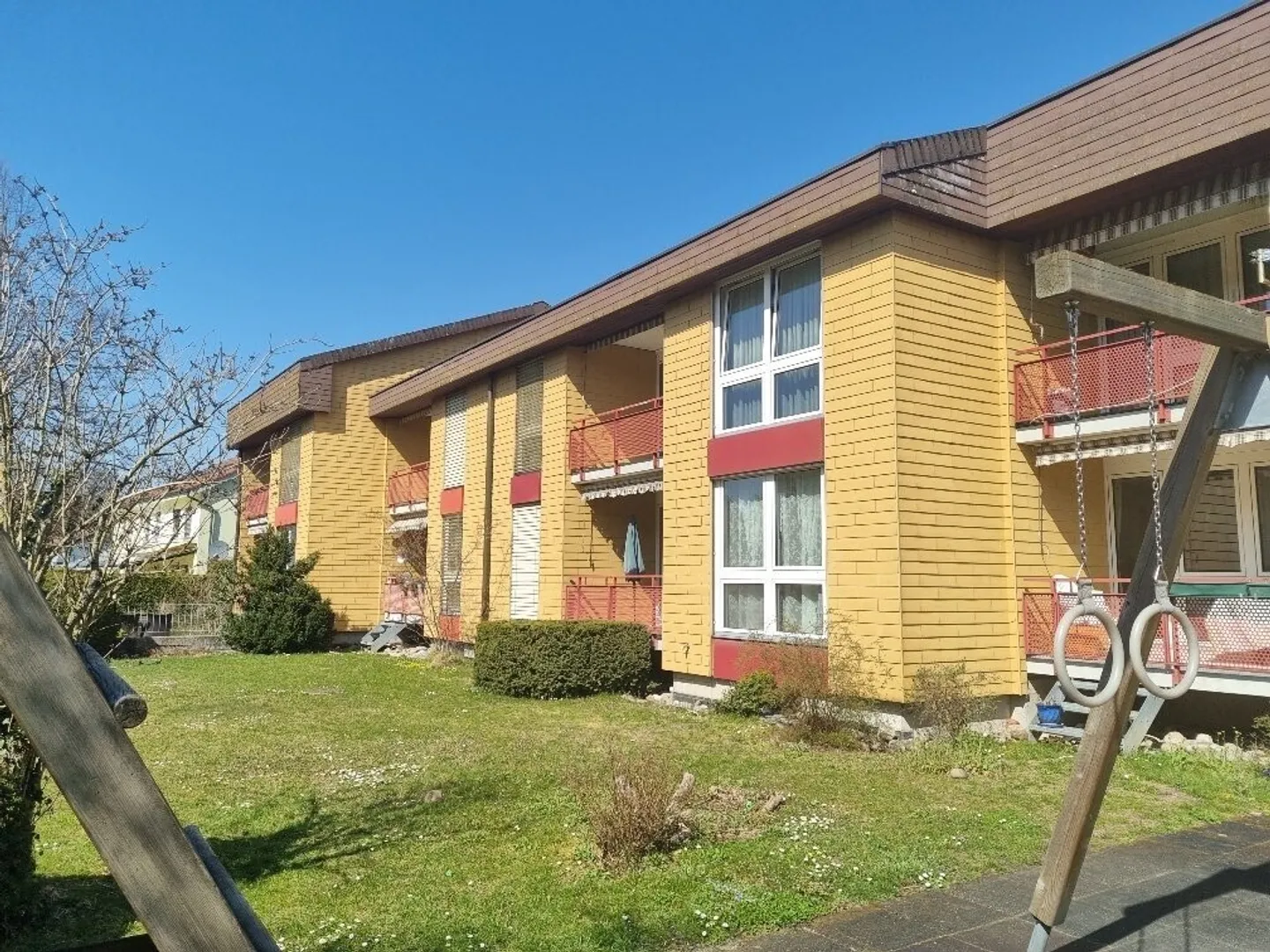 Property for rent - Photo 2 of 5