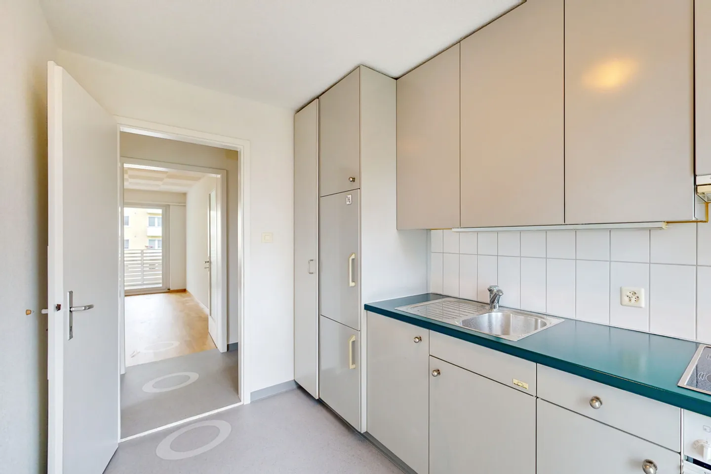 Posizione residenziale tranquilla e centrale - vicino a Schwamendingerplatz - Foto 7 di 10