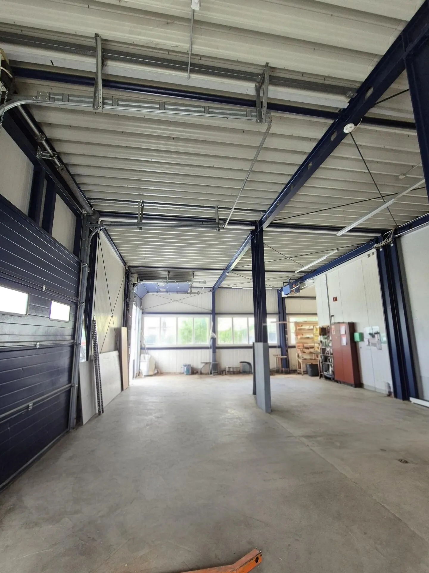 Entrepôt / Centre Logistique - Photo 2 sur 6