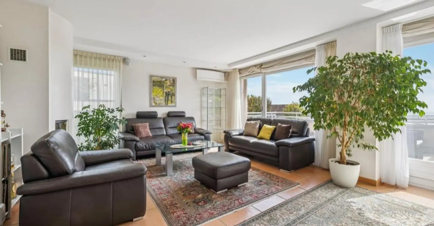 Triplex 5p with lake view - Photo 4 of 13