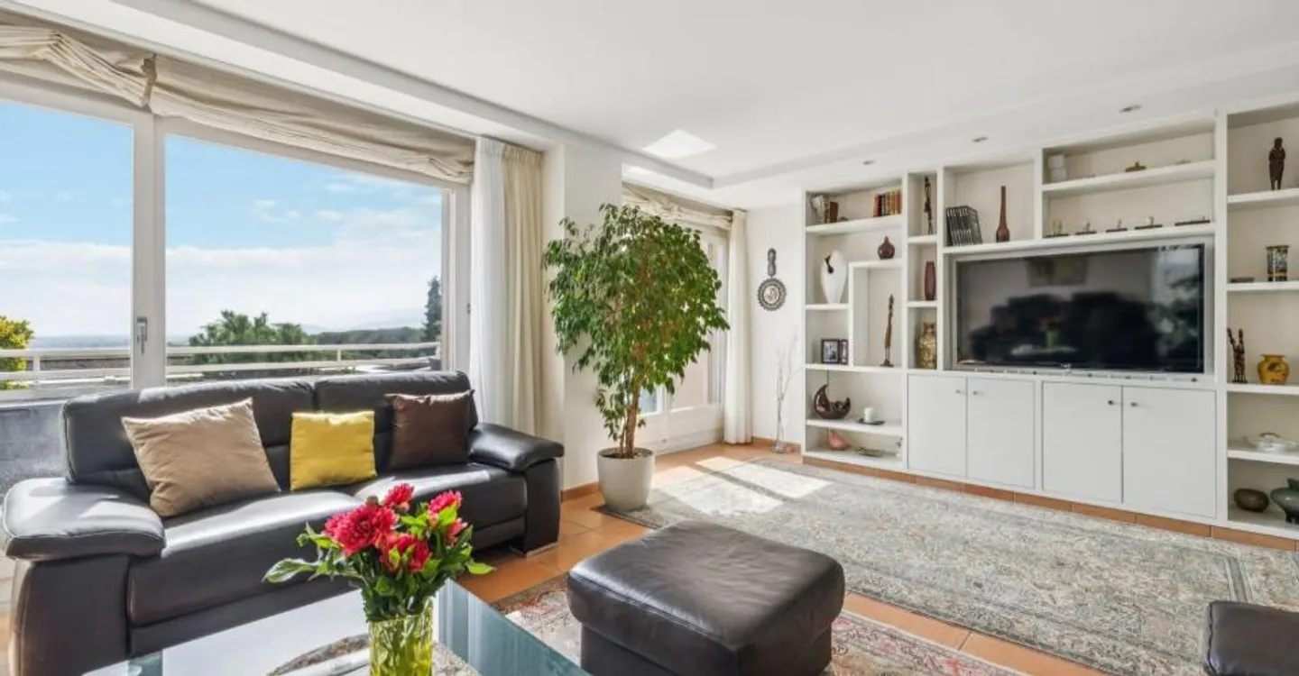 Triplex 5p with lake view - Photo 7 of 13