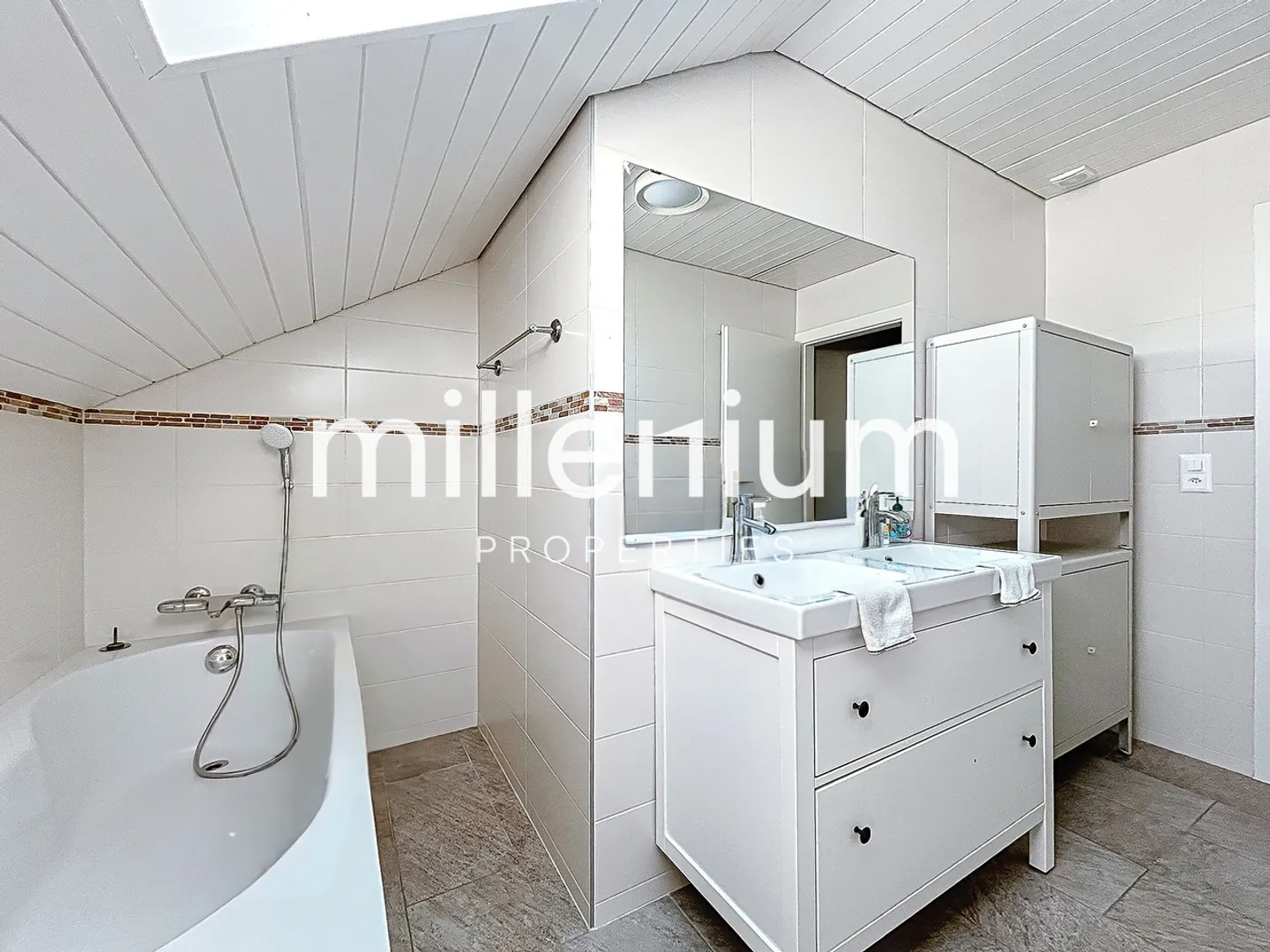 Magnifica villa con piscina a Crans Près Céligny - Foto 16 di 21