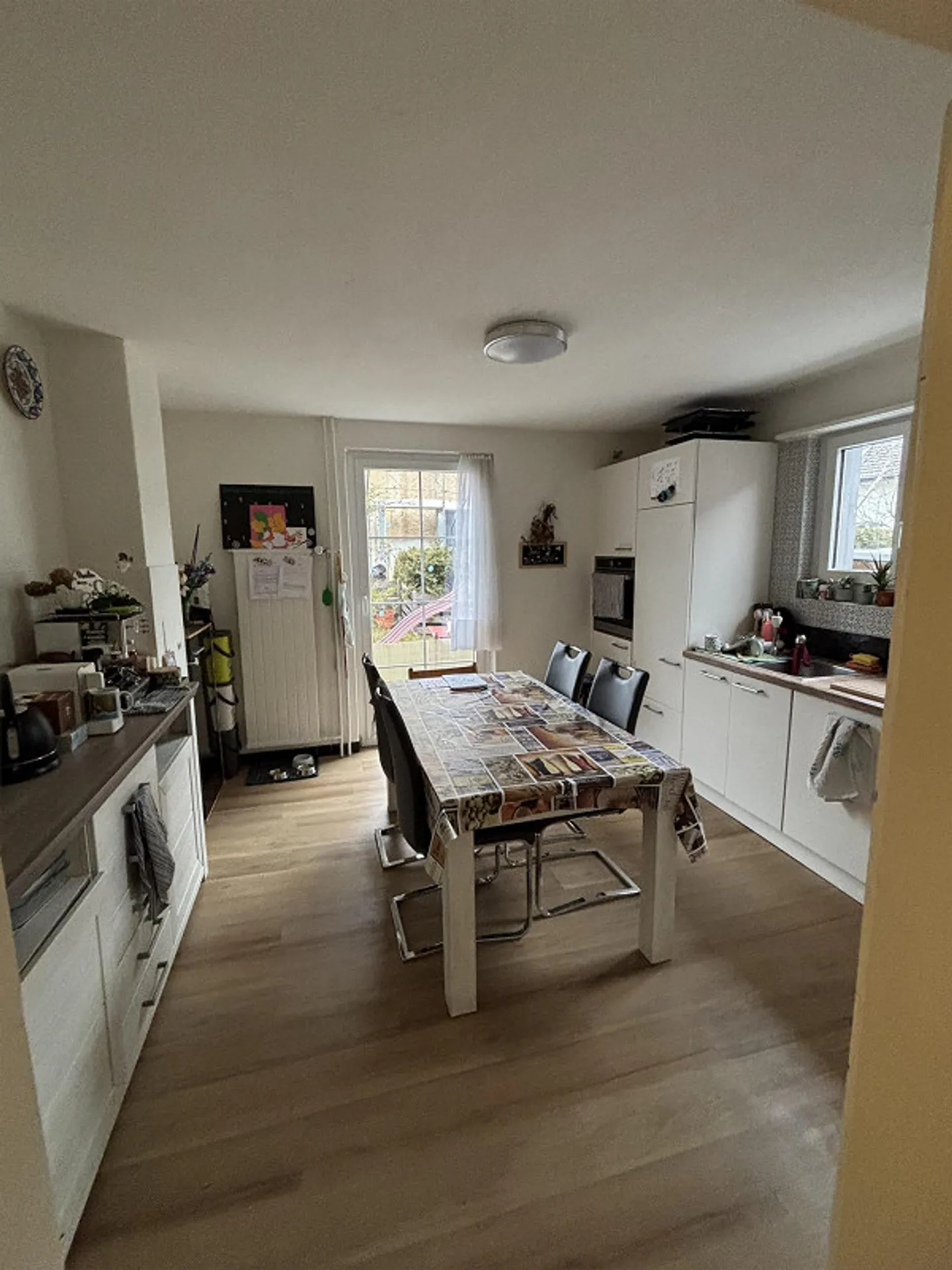 Renting 4/5 Apartment - Photo 1 of 8