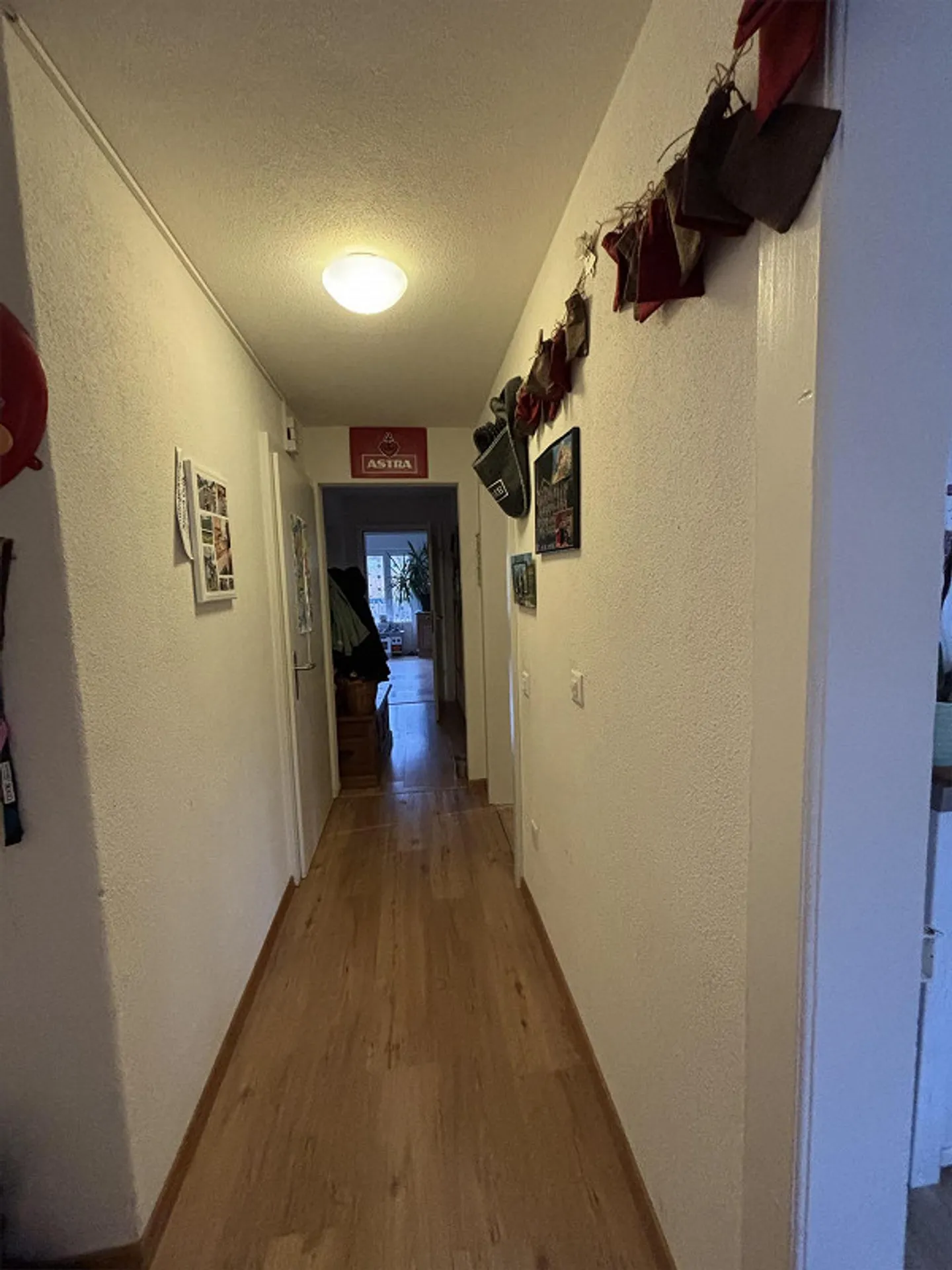 Renting 4/5 Apartment - Photo 4 of 8