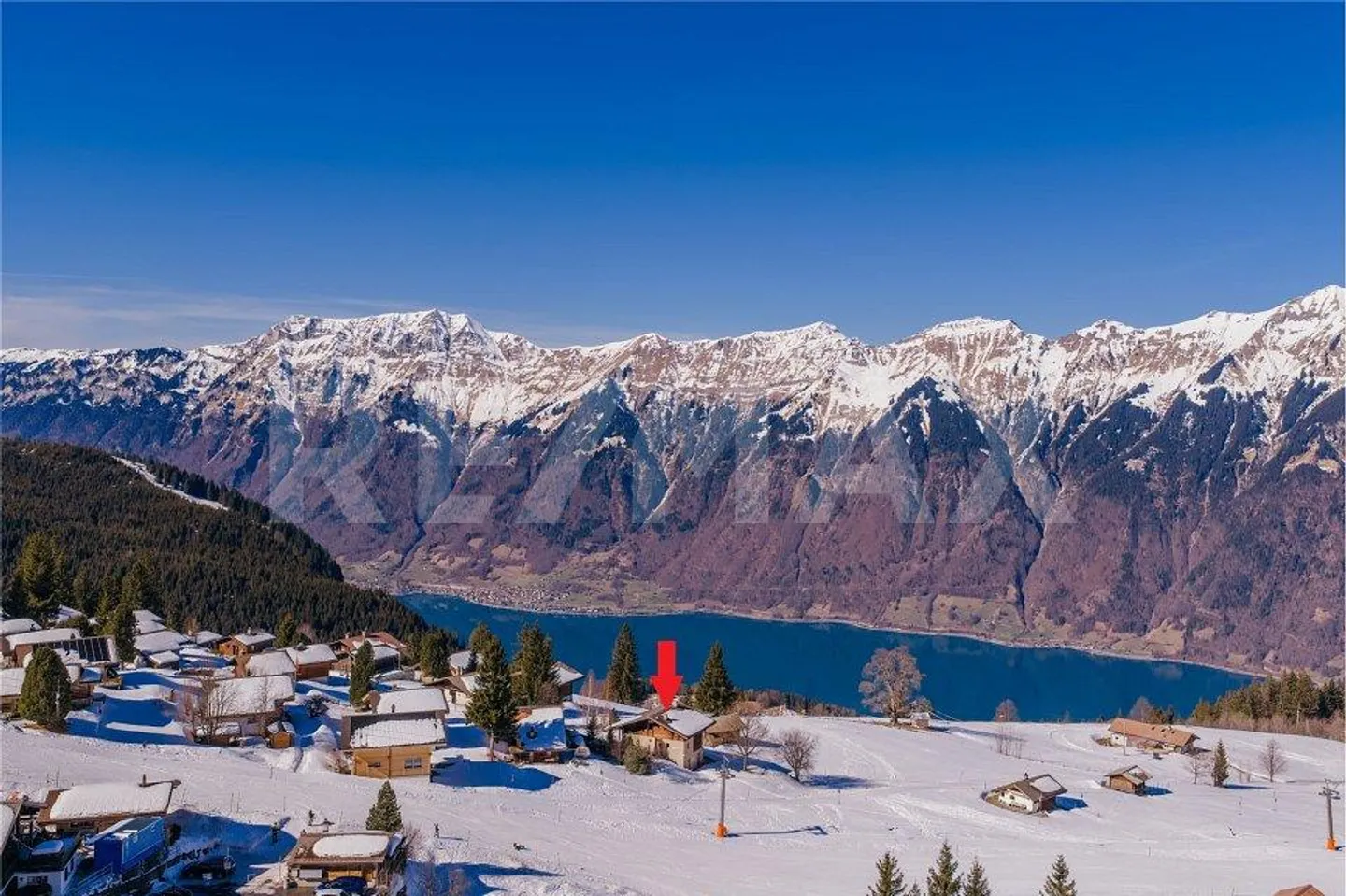 Chalet de vacances situé au pied des pistes de ski avec 4,5 chambres et un appartement supplémentaire de 1,5 chambre - Photo 2 sur 13