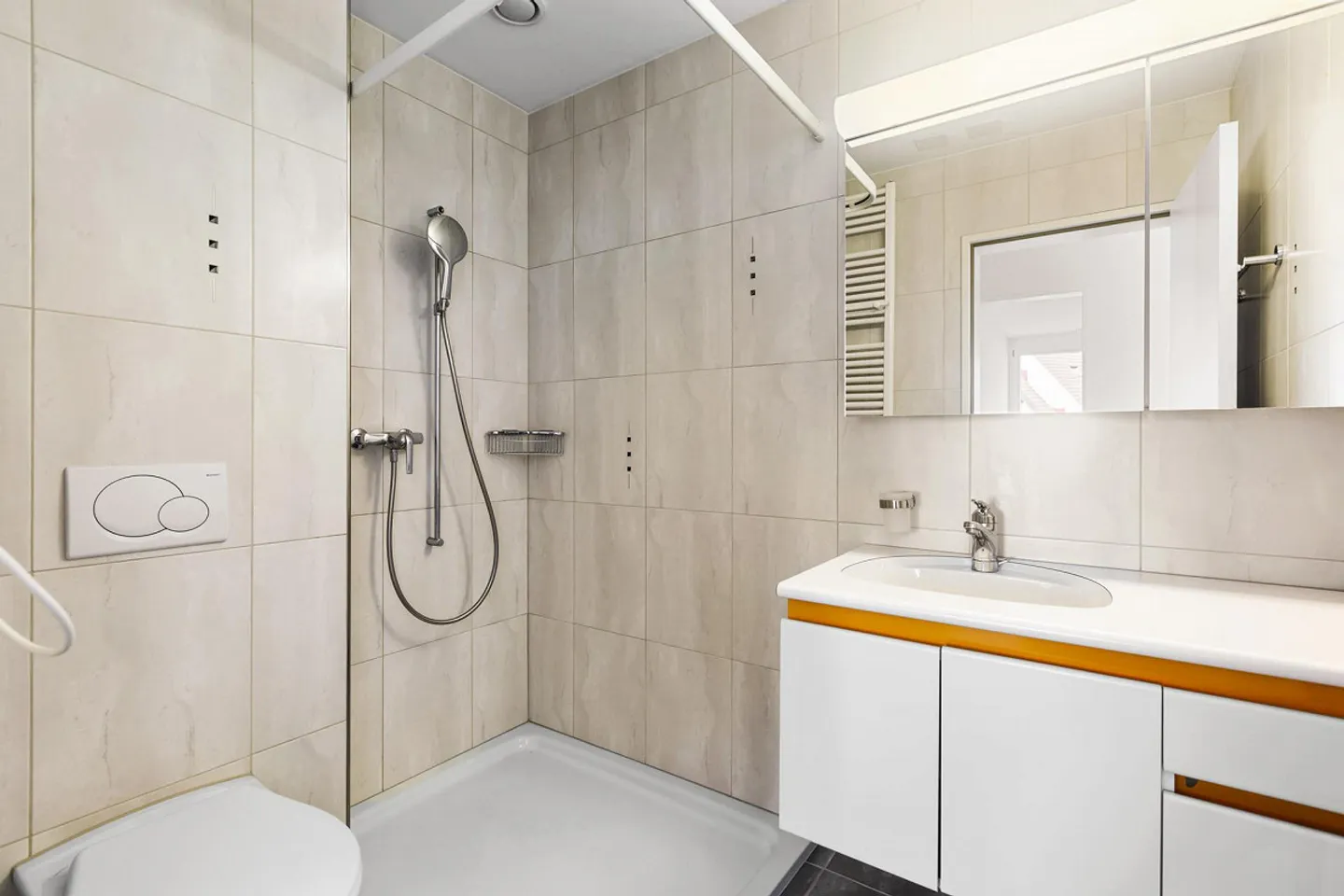 Sustainable Living: Large 4.5-Room Apartment with Minergie Standard - Photo 10 of 14