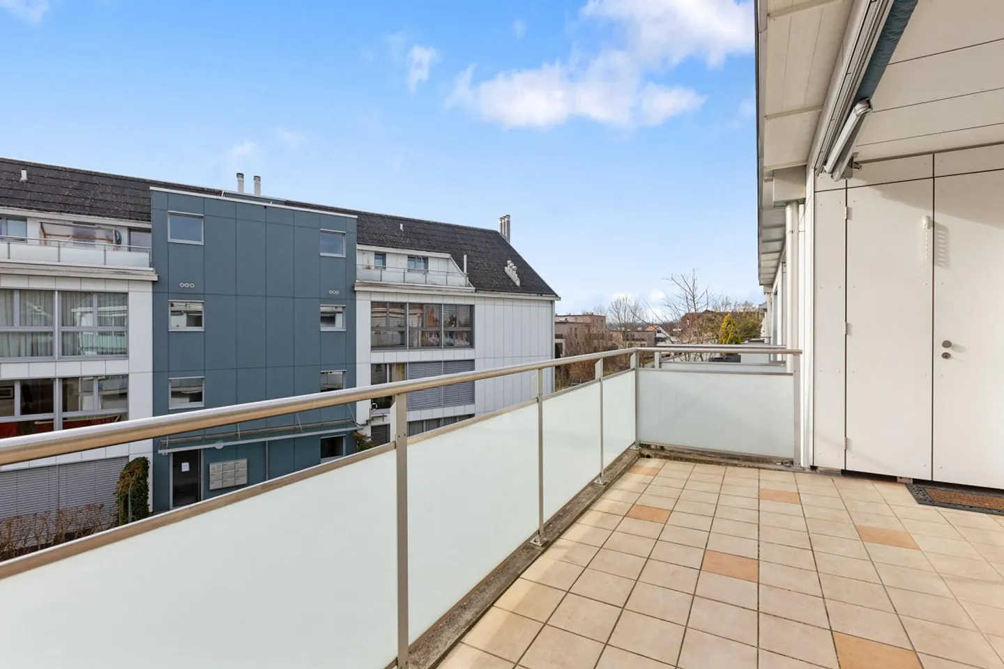 Sustainable Living: Large 4.5-Room Apartment with Minergie Standard - Photo 12 of 14