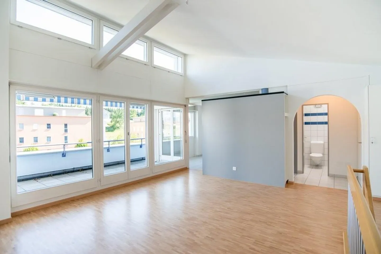 Rêve de 4,5 pièces : vivre sur 2 niveaux ! - Photo 3 sur 9