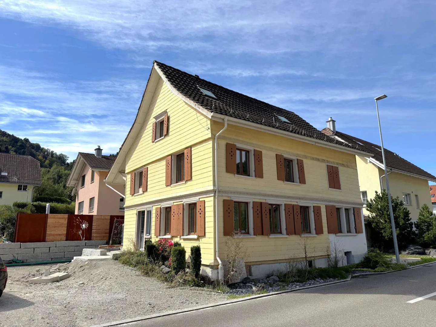 Charming single-family home with 5.5 rooms in Itaslen - Photo 1 of 12