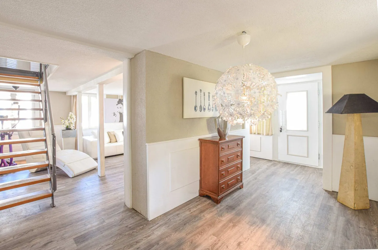 Charming single-family home with 5.5 rooms in Itaslen - Photo 3 of 12