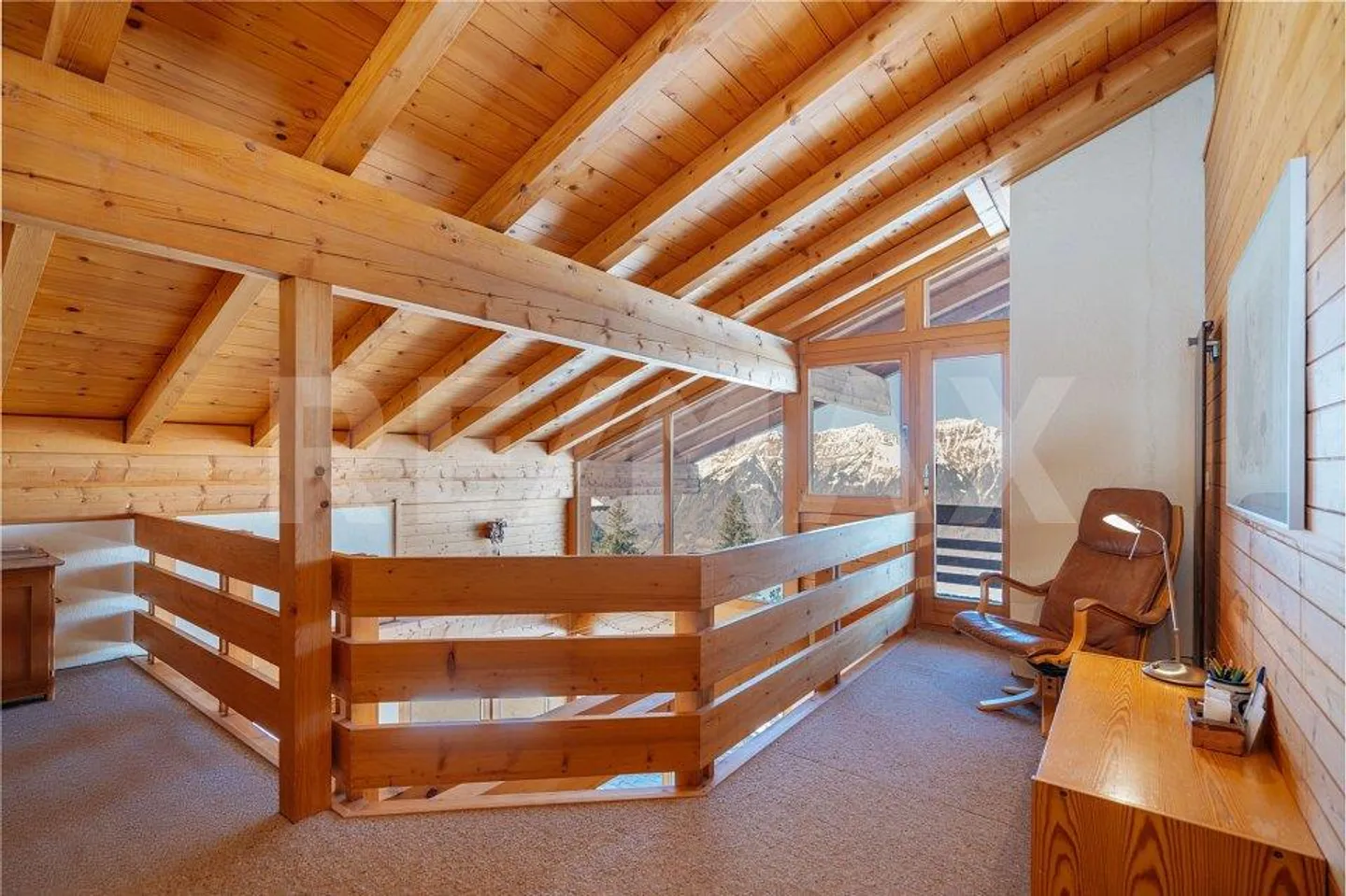 Chalet de vacances situé au pied des pistes de ski avec 4,5 chambres et un appartement supplémentaire de 1,5 chambre - Photo 9 sur 13