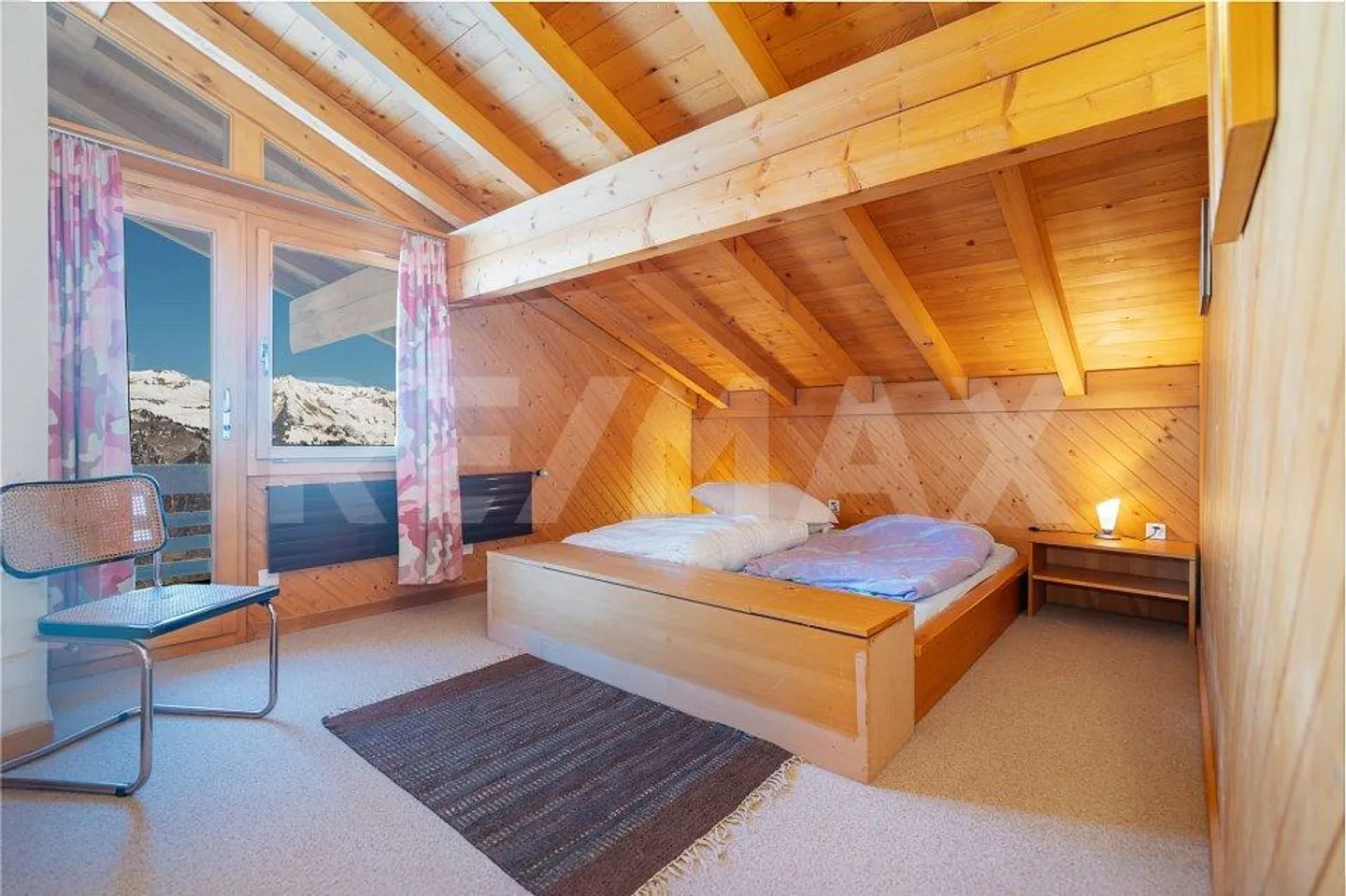 Chalet de vacances situé au pied des pistes de ski avec 4,5 chambres et un appartement supplémentaire de 1,5 chambre - Photo 10 sur 13