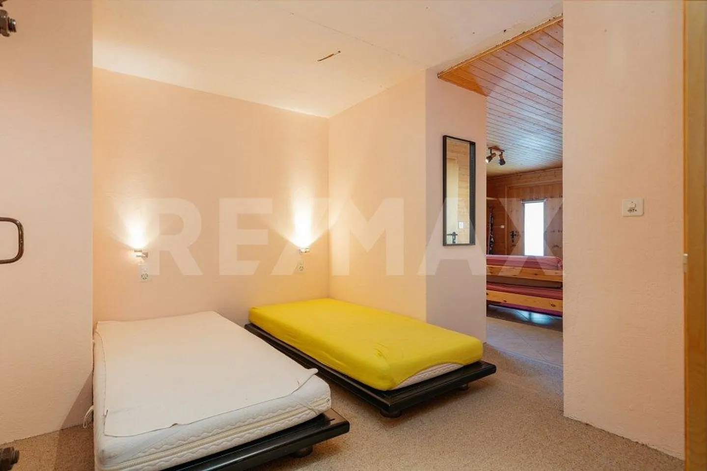 Chalet de vacances situé au pied des pistes de ski avec 4,5 chambres et un appartement supplémentaire de 1,5 chambre - Photo 12 sur 13