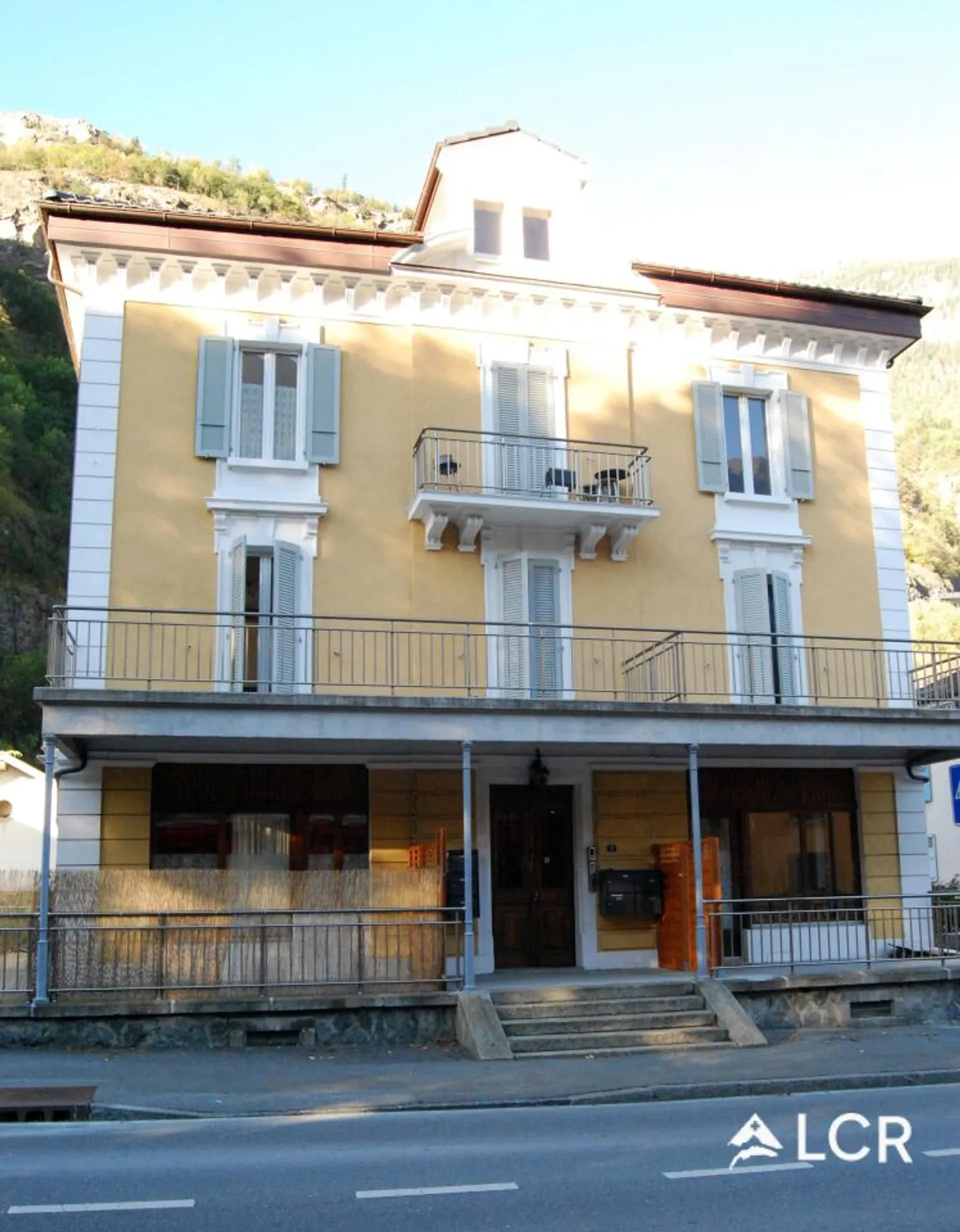 Edificio Misto di Investimento - Foto 2 di 6