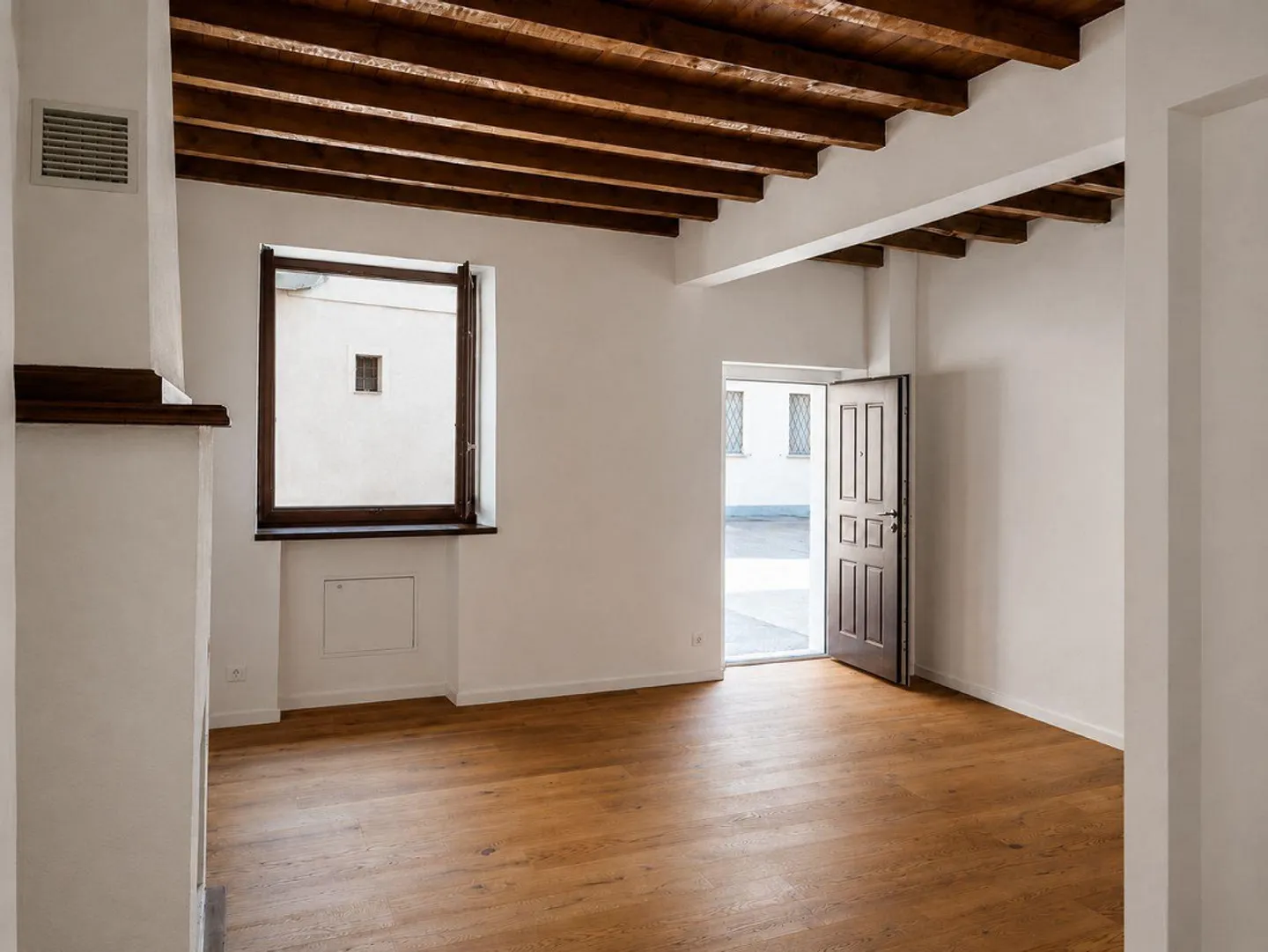 Fully Renovated Village House, 6.5 Rooms – Cassina d'Agno - Photo 2 of 22