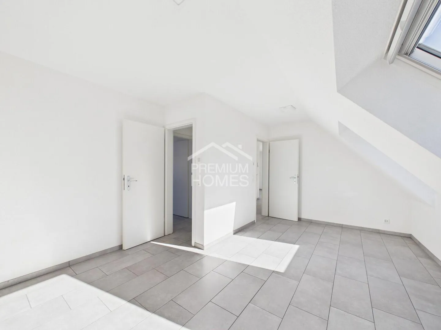 Where Living Becomes Home - Photo 4 of 8