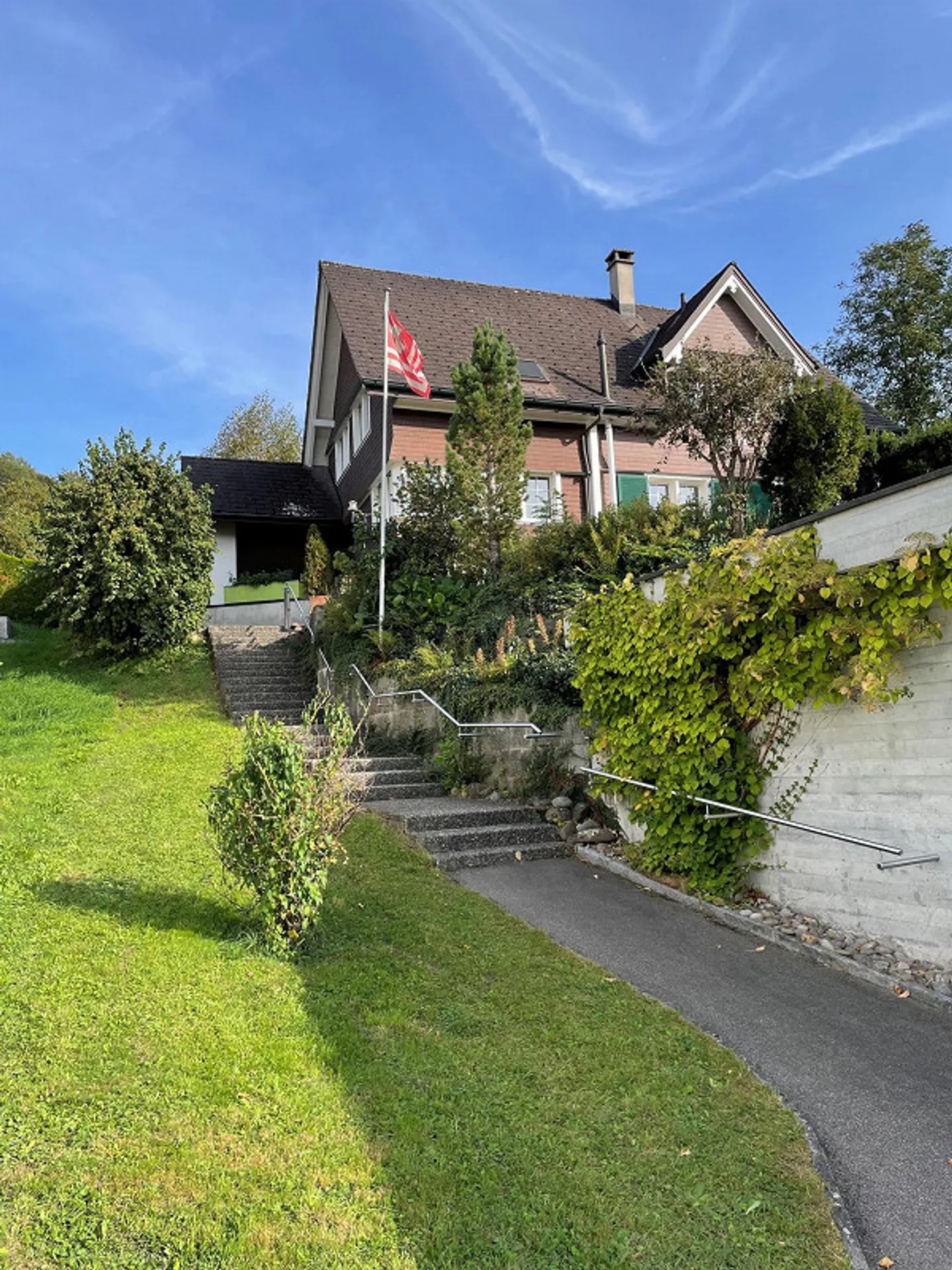 Geräumiges Familienhaus in Lichtensteig - Foto 1 von 22