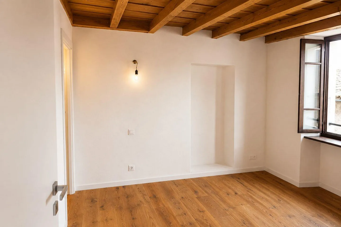 Fully Renovated Village House, 6.5 Rooms – Cassina d'Agno - Photo 12 of 22