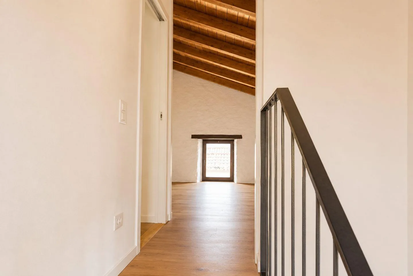 Fully Renovated Village House, 6.5 Rooms – Cassina d'Agno - Photo 18 of 22