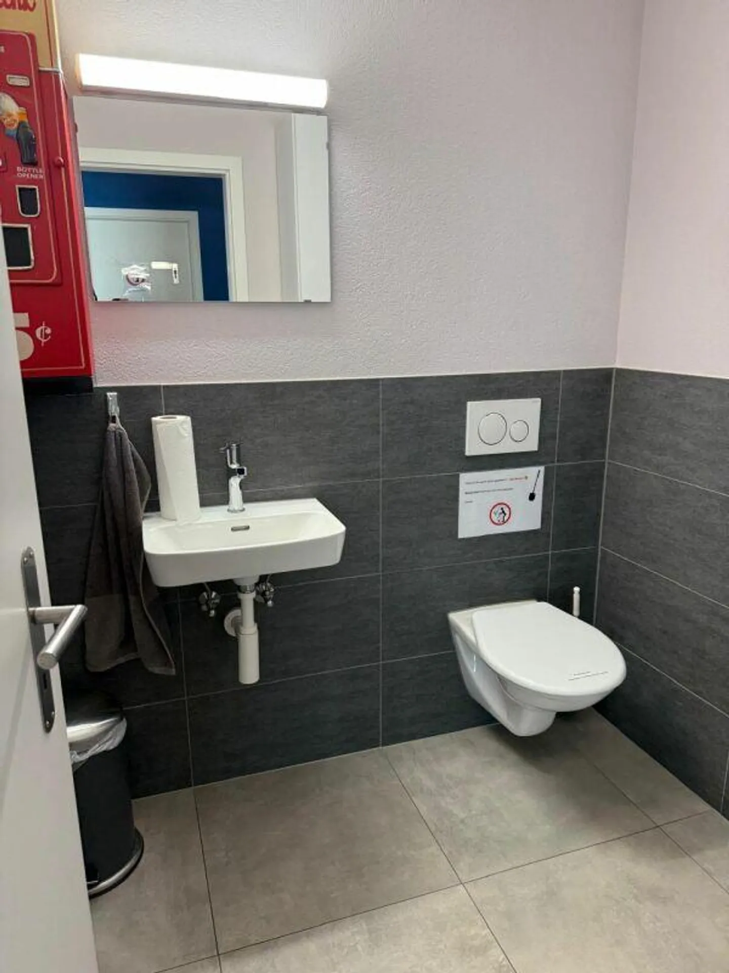 Proprietà commerciale con uffici e magazzino - Foto 8 di 18