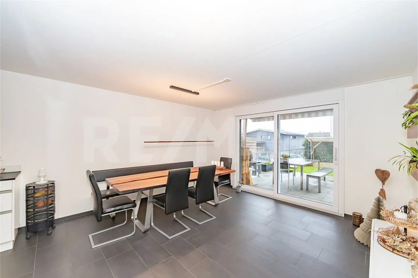 Practical Garden Apartment - Photo 6 of 13