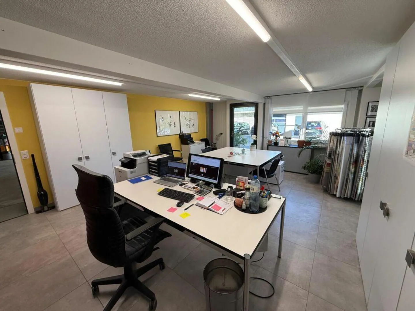 Proprietà commerciale con uffici e magazzino - Foto 12 di 18