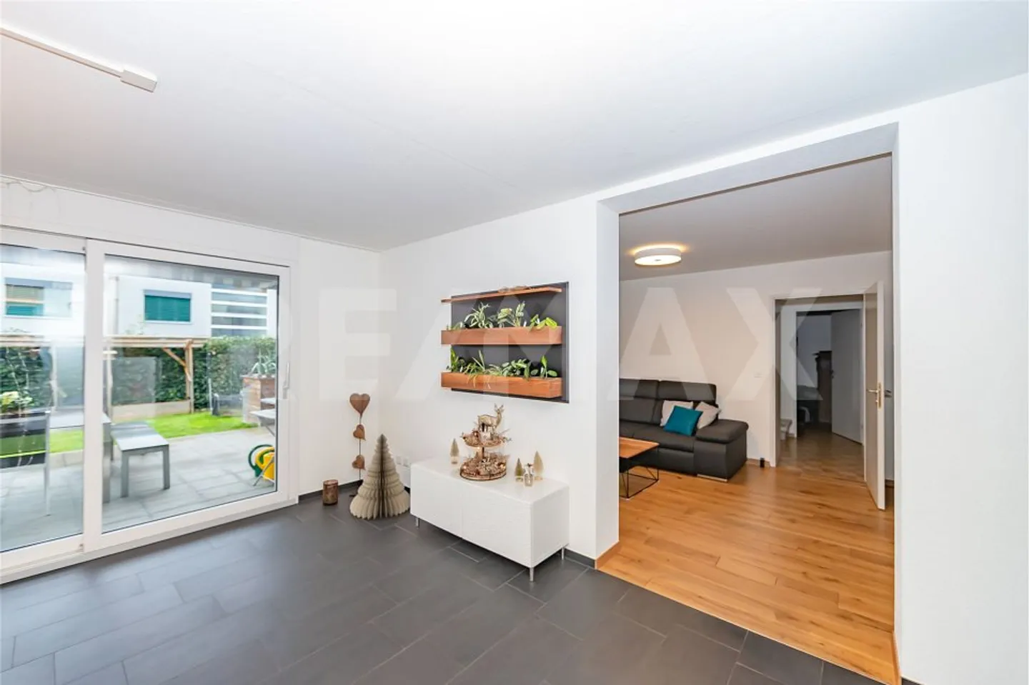 Practical Garden Apartment - Photo 4 of 13