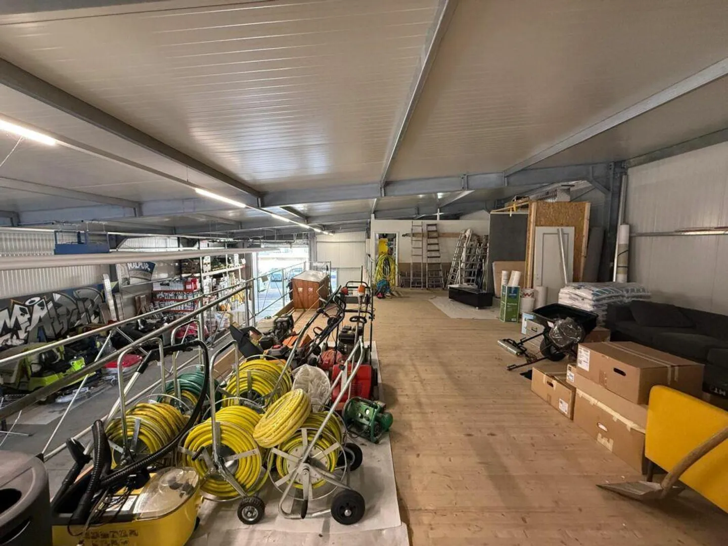 Proprietà commerciale con uffici e magazzino - Foto 16 di 18