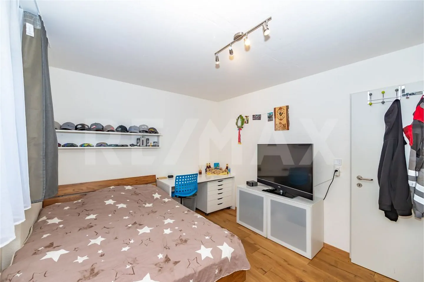 Practical Garden Apartment - Photo 11 of 13