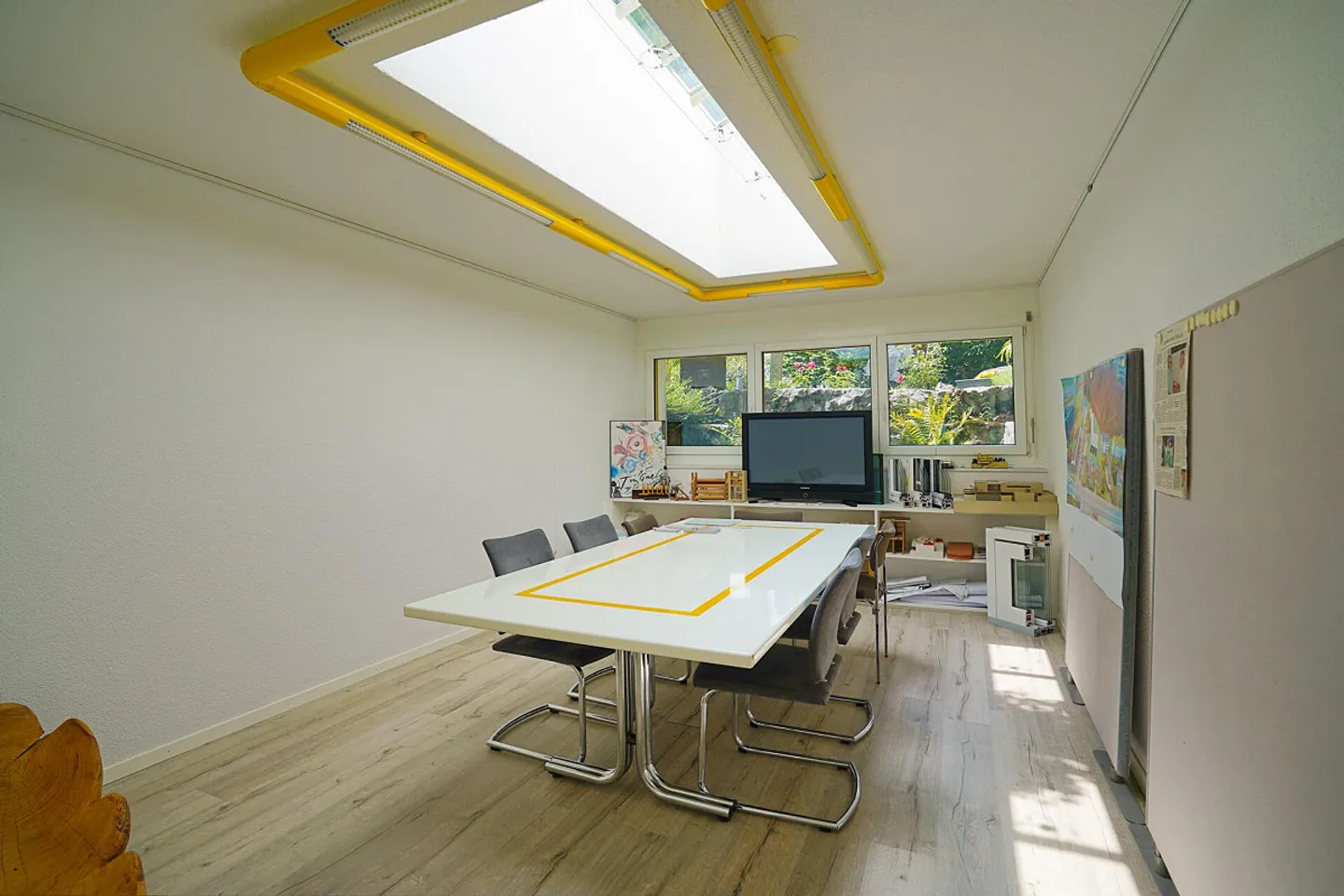 Attractive Commercial Space in Berikon – Ideal for Investors & Self-Users - Photo 7 of 10